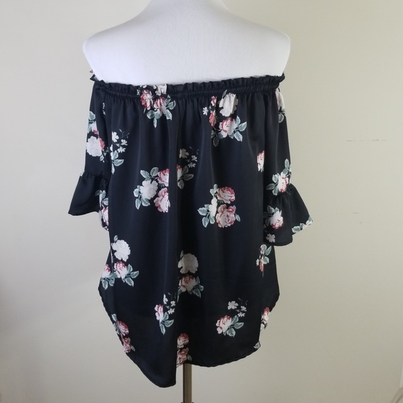 Off Shoulder Top - Picture 4 of 6